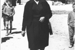 Anita con el arroyo plaza