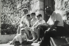 Familia Muga-Francisco Isidro y Pilar ( de las Aúreas) con sus hijos Juan Carlos, Fernando, Gonzalo y Enrique