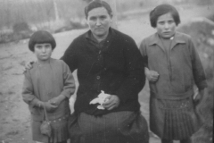 fjf37, Gregoria y sus hijas Teodora y Juana Sanz aprox años1930